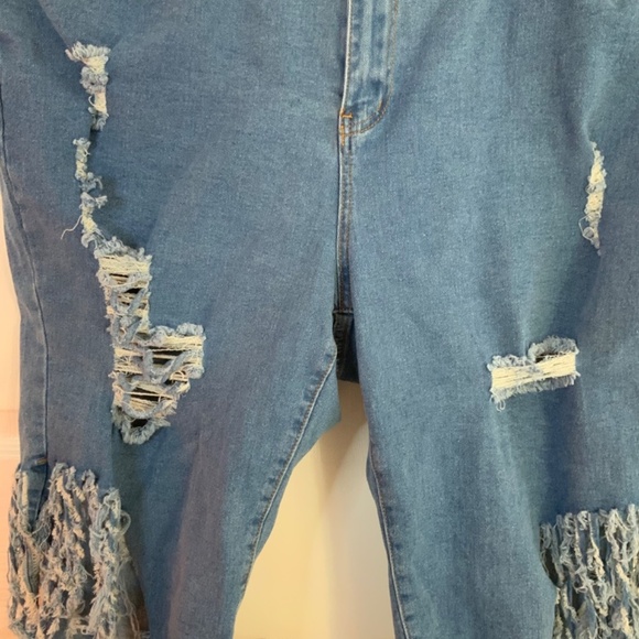 CAPRI DISTRESSED FRINGE JEANS PLUS SIZE 4X - Picture 7 of 9